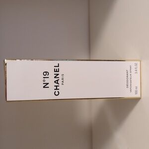 Chanel No 19 Deodorant Vaporisateur Spray NWT Rare